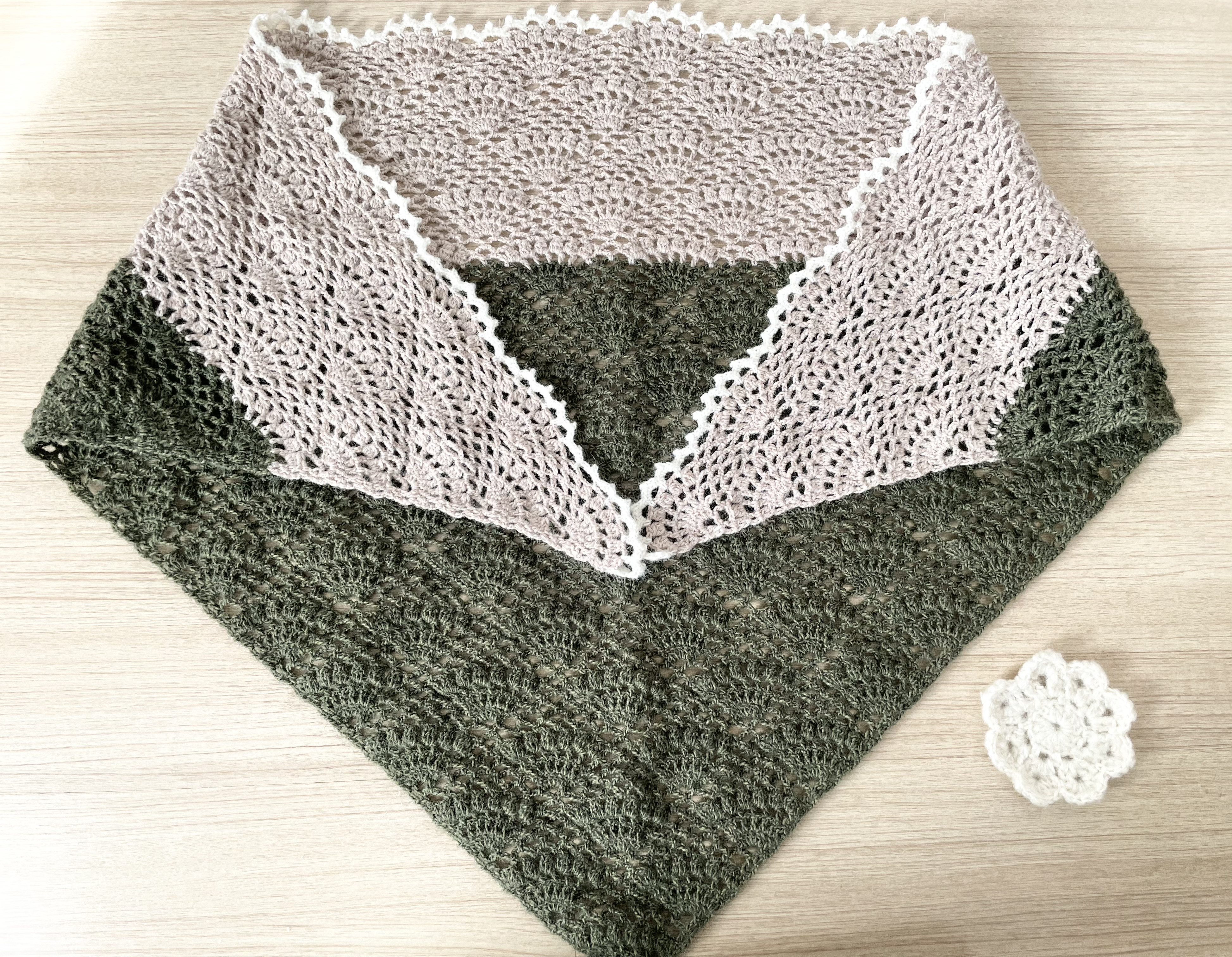 ＊送料無料＊ふんわりレース模様ショール〜アルパカウール　ひざ掛けにも＊