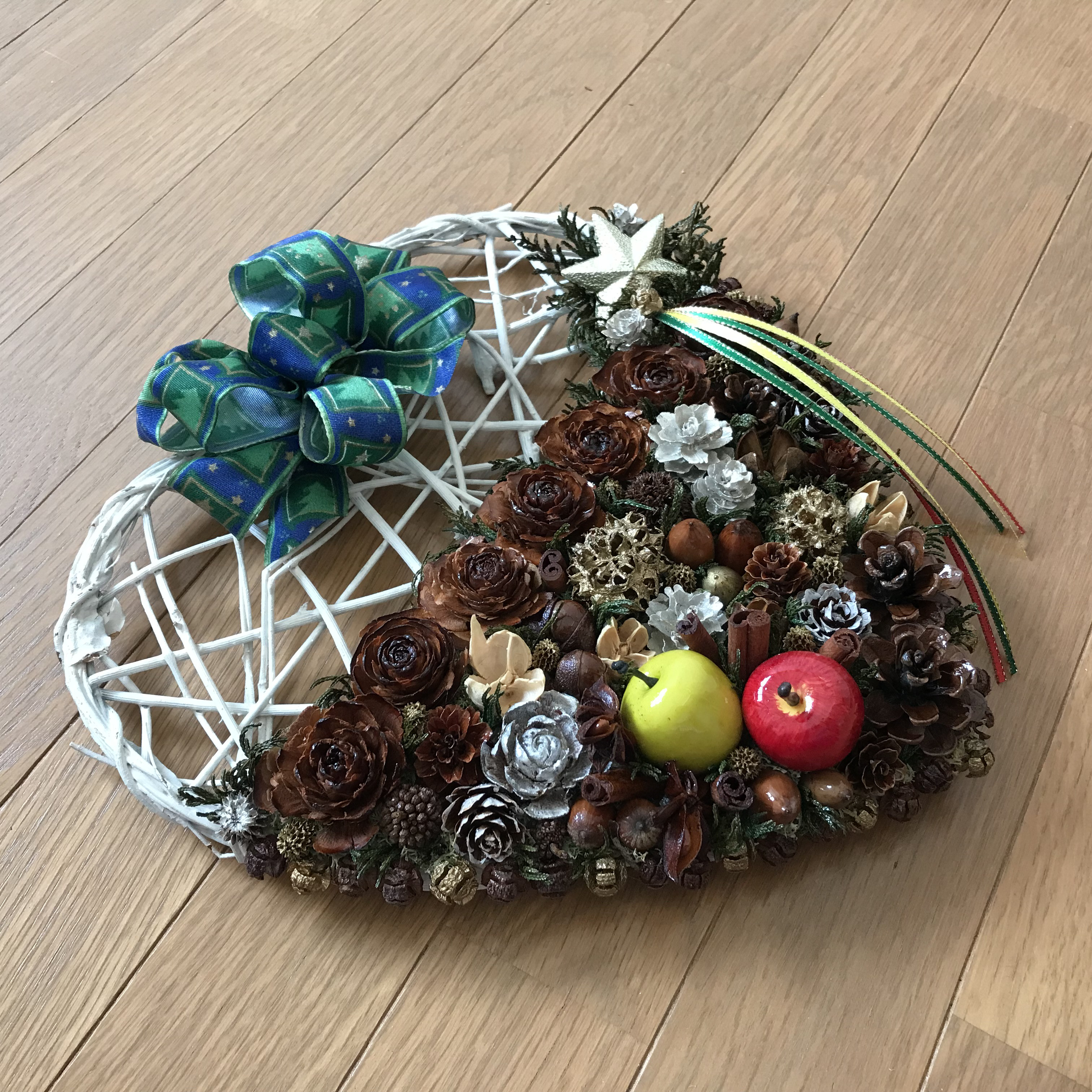 《X’mas》北欧の森の木の実と林檎のお洒落なハートリース（1点限定）