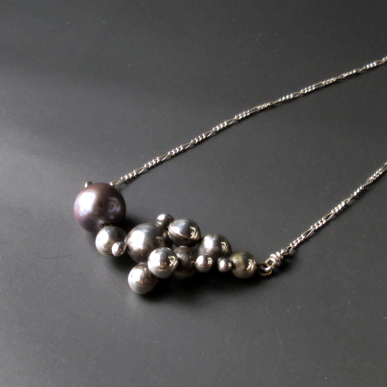 クラシックモダン・淡水パールのシルバーネックレス