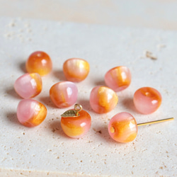 新作★りんご型　樹脂グラデーションビーズ  フルーツ　ゴールドグリッター×アプリコット、ピンクグラデーション 20枚目の画像