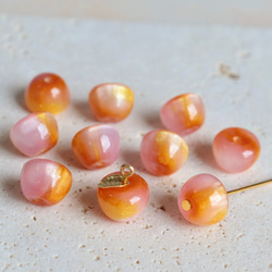 新作★りんご型　樹脂グラデーションビーズ  フルーツ　ゴールドグリッター×アプリコット、ピンクグラデーション 8枚目の画像
