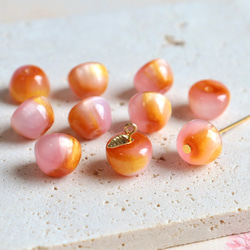新作★りんご型　樹脂グラデーションビーズ  フルーツ　ゴールドグリッター×アプリコット、ピンクグラデーション 5枚目の画像