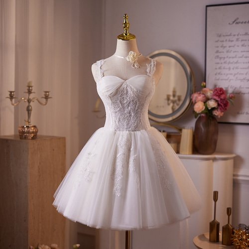 白 ふわふわ ショート丈 可愛い 綺麗 プリンセス パーティードレス