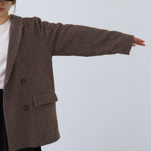 軽く羽織れてシワになりにくい ルーズフィット ツイードジャケット