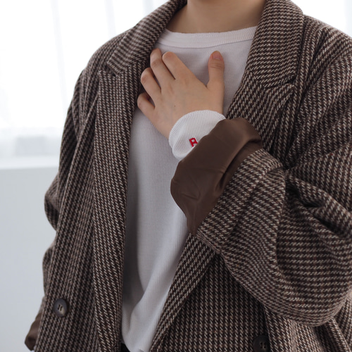 軽く羽織れてシワになりにくい ルーズフィット ツイードジャケット