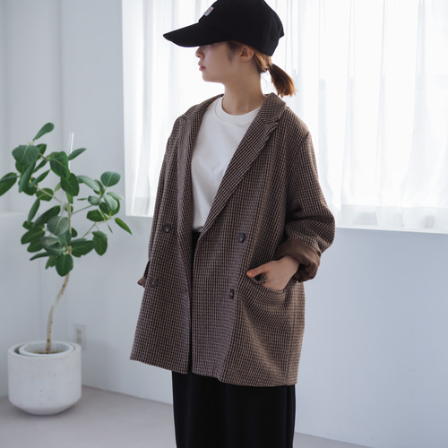 軽く羽織れてシワになりにくい ルーズフィット ツイードジャケット