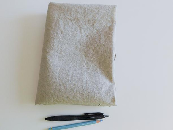 シンプル優等生のバッククロスエプロン・とんとんトン♪ぶたさん一緒で家事楽し[ブラック][エクリュ] 9枚目の画像