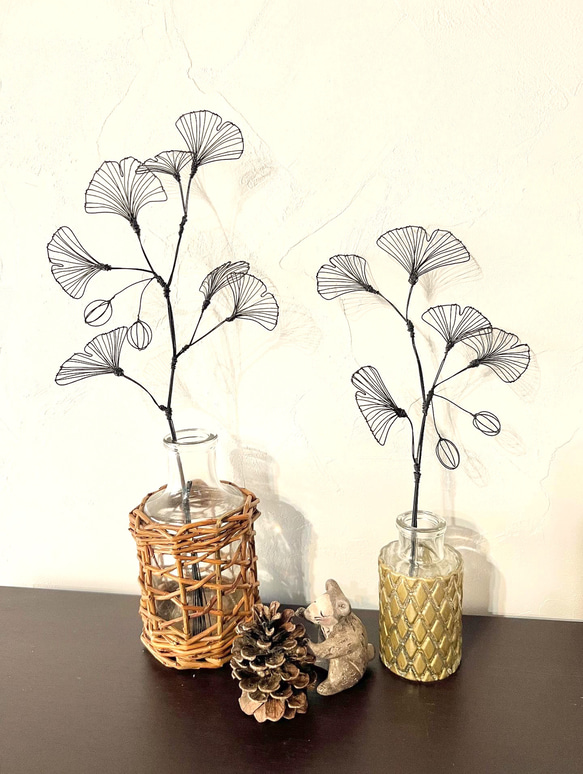 【受注制作】イチョウの一輪挿し　中サイズ　　銀杏　ワイヤーアート　ワイヤークラフト 2枚目の画像