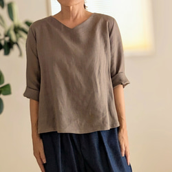 ✜リネン✜モカ✜浅Ｖネックブラウス✜ 2枚目の画像