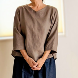 ✜リネン✜モカ✜浅Ｖネックブラウス✜ 1枚目の画像