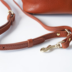 【柔らかいヌメ革】フラットタイプのがま口バッグ 手作りのレザーショルダーバッグ　2WAY 中型鞄 12枚目の画像