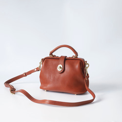 【柔らかいヌメ革】フラットタイプのがま口バッグ 手作りのレザーショルダーバッグ　2WAY 中型鞄 14枚目の画像