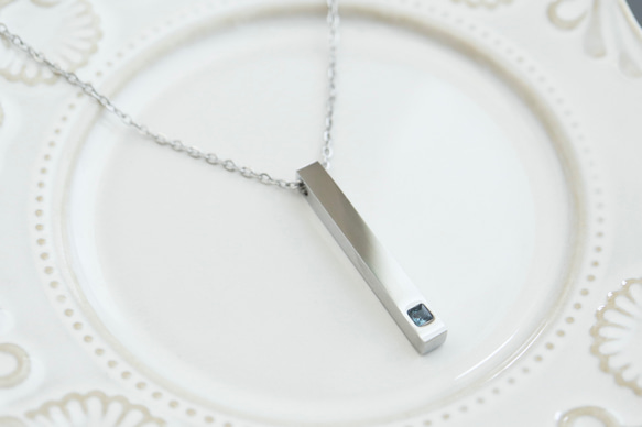 【刻印•名入れ】ロンドンブルートパーズのペンダント＊天然石＊誕生石＊サージカルステンレス【Luminous】 1枚目の画像