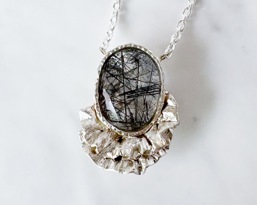 ブラックトルマリン in クォーツ フリルペンダント silver ネックレス