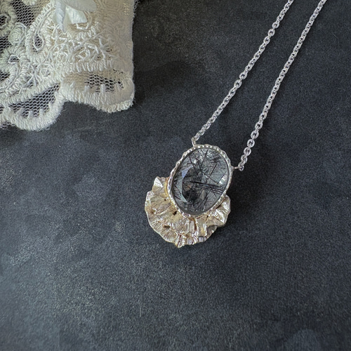 ブラックトルマリン in クォーツ フリルペンダント silver ネックレス