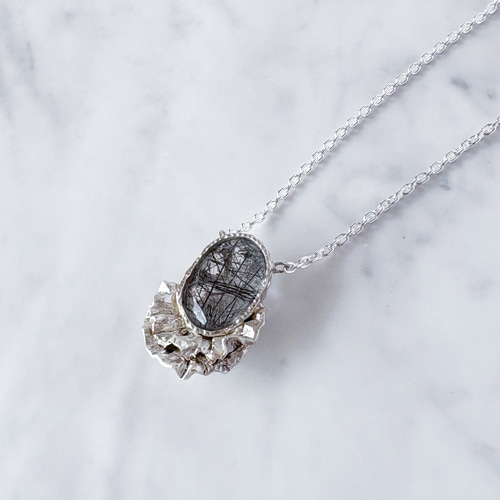 ブラックトルマリン in クォーツ フリルペンダント silver ネックレス