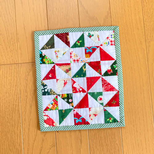 クリスマスのミニタペストリー パッチワークキルトタペストリー