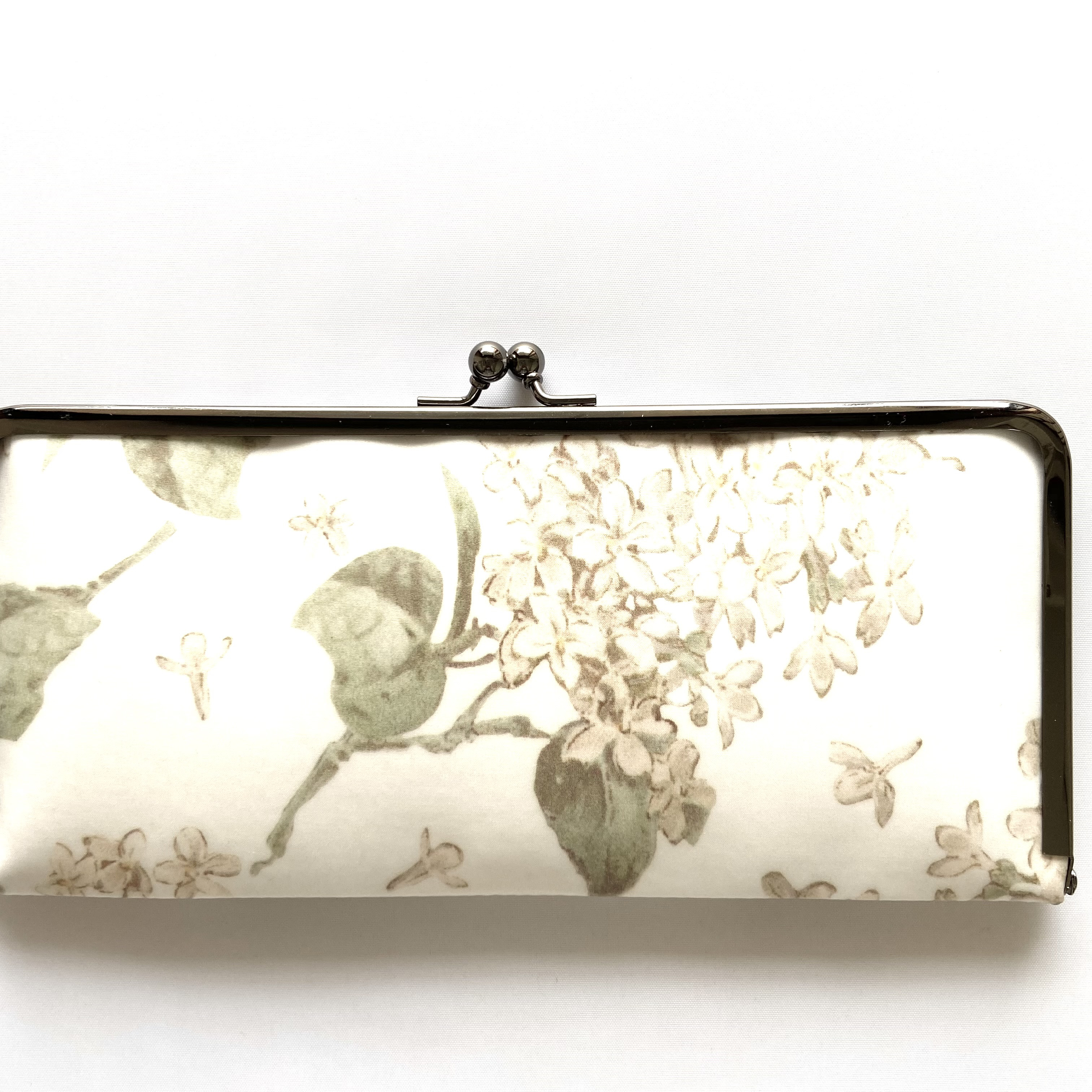 ＊ラミネート＊ がま口長財布 スリム アーカイブ・ライラック クリーム リバティプリント使用