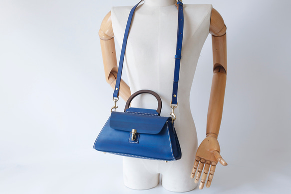 【Creema限定 早割価格 送料無料】本革手作りのショルダーバッグ 総手縫い手持ち 肩掛け 2WAY 鞄 4枚目の画像