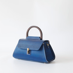 【Creema限定 早割価格 送料無料】本革手作りのショルダーバッグ 総手縫い手持ち 肩掛け 2WAY 鞄 1枚目の画像