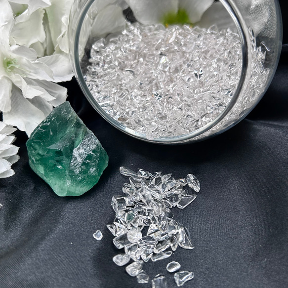 4点セット　LEDライト付　天然石　浄化　高品質　ヒマラヤ水晶　さざれ　グリーンフローライト　原石　間接照明　ガラス容器 4枚目の画像