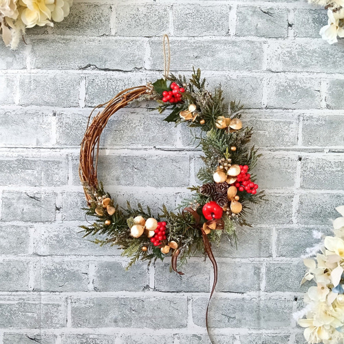 聖なる夜をそっと彩る】三日月型のクリスマスリース 2025 壁掛け