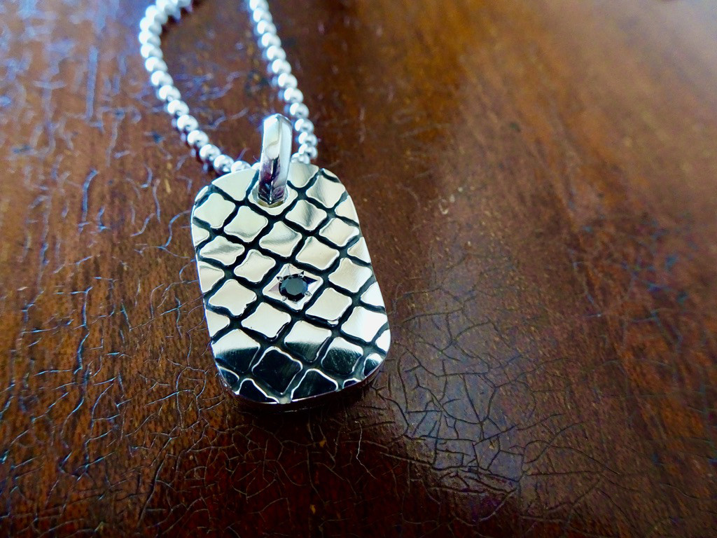 仁尾彫金『一つ星ブラックジルコニア、パイソン、プレートヘッド、燻あり』ハンドメイド489