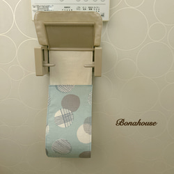 ☆新柄☆トイレットペーパーホルダーカバー「水色水たま」 3枚目の画像