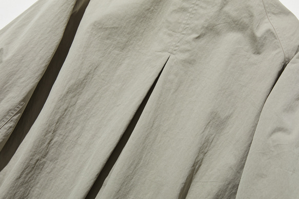 ロングシーズン着まわせる優秀アイテム　トレンチコート　ミドル丈コート　薄いカーキ色　251003-2 9枚目の画像