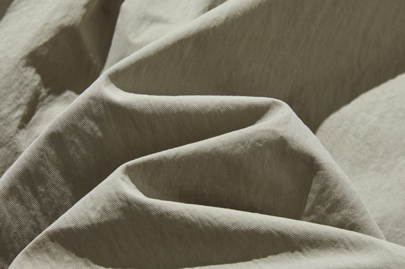 ロングシーズン着まわせる優秀アイテム　トレンチコート　ミドル丈コート　薄いカーキ色　251003-2 13枚目の画像