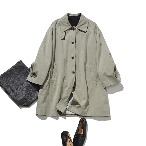 ロングシーズン着まわせる優秀アイテム　トレンチコート　ミドル丈コート　薄いカーキ色　251003-2 1枚目の画像