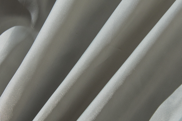 ロングシーズン着まわせる優秀アイテム　トレンチコート　ミドル丈コート　薄いカーキ色　251003-2 11枚目の画像