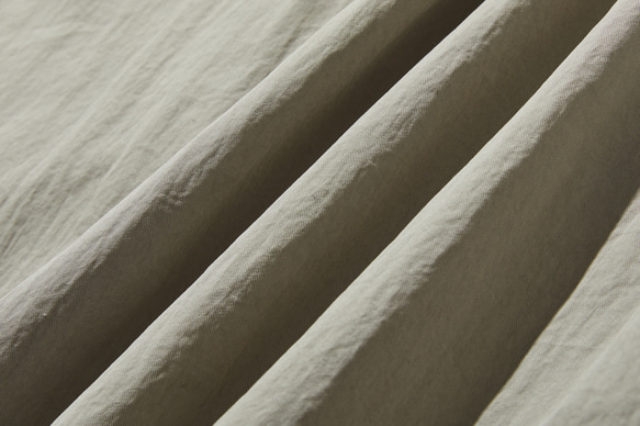 ロングシーズン着まわせる優秀アイテム　トレンチコート　ミドル丈コート　薄いカーキ色　251003-2 12枚目の画像