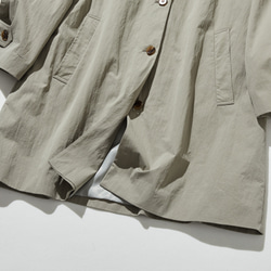 ロングシーズン着まわせる優秀アイテム　トレンチコート　ミドル丈コート　薄いカーキ色　251003-2 3枚目の画像