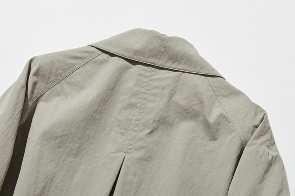 ロングシーズン着まわせる優秀アイテム　トレンチコート　ミドル丈コート　薄いカーキ色　251003-2 8枚目の画像