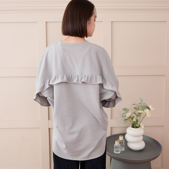大人のスウェット 甘すぎないフリル 柔らかストレッチ素材トレーナー　ライトグレー　0671Grey 4枚目の画像