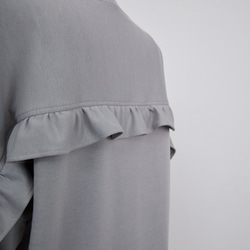 大人のスウェット 甘すぎないフリル 柔らかストレッチ素材トレーナー　ライトグレー　0671Grey 14枚目の画像