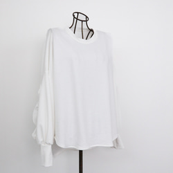 大人のスウェット 甘すぎないフリル 柔らかストレッチ素材トレーナー　ホワイト　0671WH 11枚目の画像
