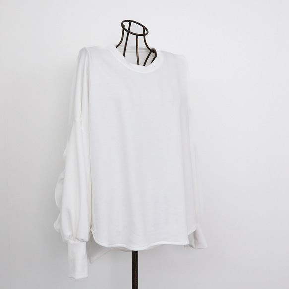大人のスウェット 甘すぎないフリル 柔らかストレッチ素材トレーナー　ホワイト　0671WH 11枚目の画像