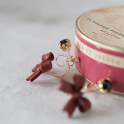 【秋冬限定】リボンキャッチ / ピアス /ノンホール / ルミナスレッド 6枚目の画像