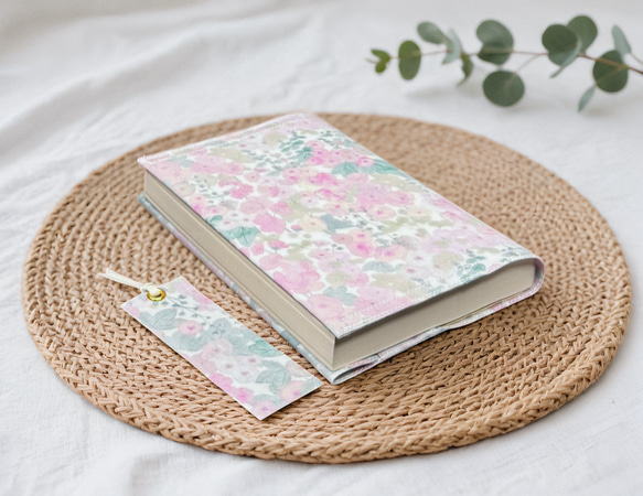 文庫本ブックカバー（ラミネート）・栞付き＊リバティ ホリーホックス