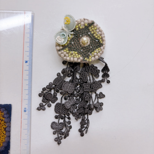 ご予約　②106ミナペルホネン　ハンドメイド　ブローチアクセサリー　コサージュ 再販 ミナペルホネンハンドメイドコサージュ コサージュ ゆあこ 通販