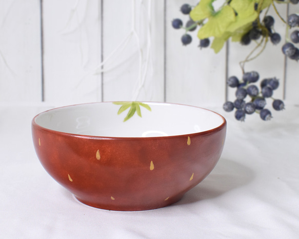 森のいちごのボウルM 1枚目の画像