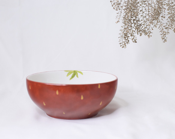 森のいちごのボウルM 3枚目の画像