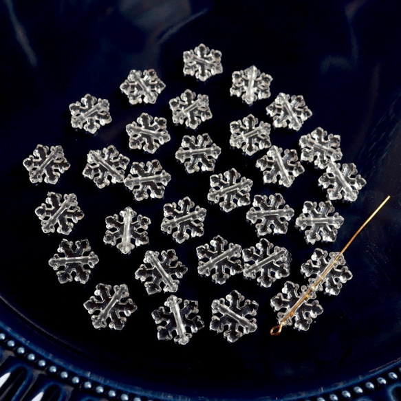 40個★11.5mm雪　雪の結晶　雪の樹脂ビーズ  クリア 15枚目の画像
