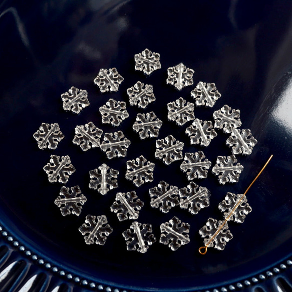 40個★11.5mm雪　雪の結晶　雪の樹脂ビーズ  クリア 10枚目の画像