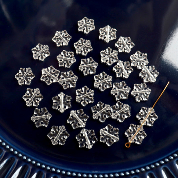 40個★11.5mm雪　雪の結晶　雪の樹脂ビーズ  クリア 8枚目の画像
