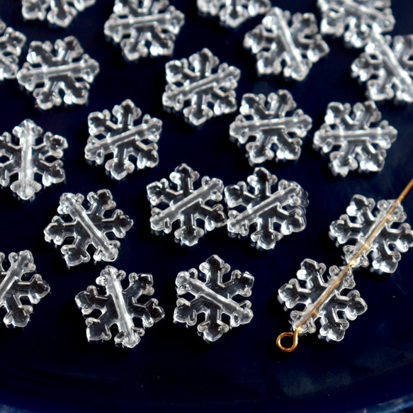 40個★11.5mm雪　雪の結晶　雪の樹脂ビーズ  クリア 17枚目の画像