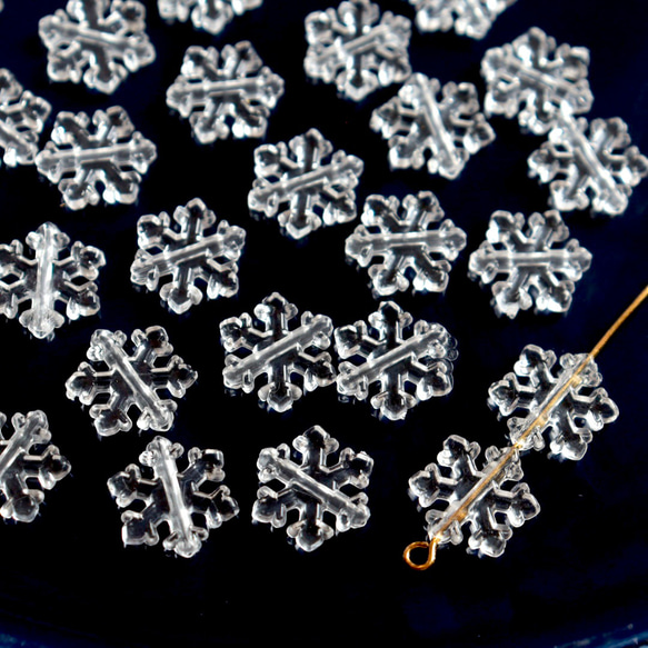 40個★11.5mm雪　雪の結晶　雪の樹脂ビーズ  クリア 5枚目の画像