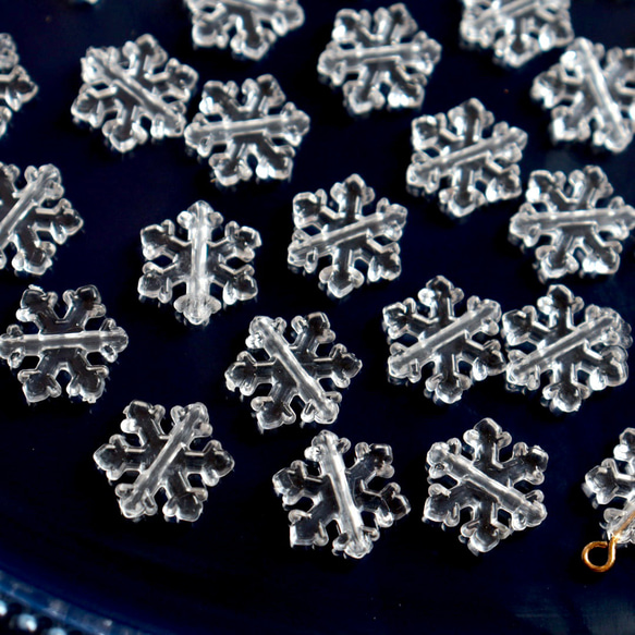 40個★11.5mm雪　雪の結晶　雪の樹脂ビーズ  クリア 18枚目の画像